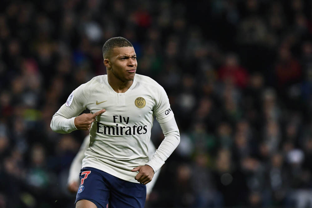 天赋溢出！广东新星一战确保进入轮换 接锅中投得分被球迷大赞